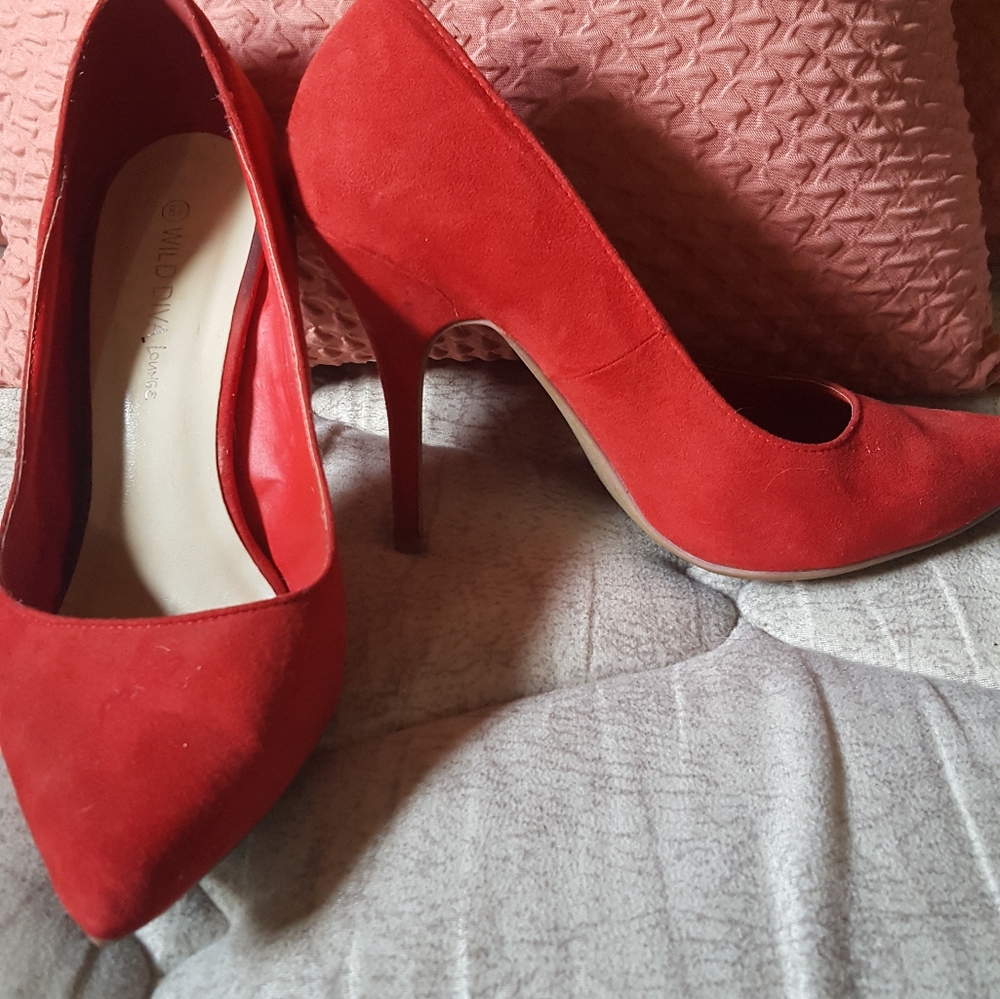 Red Heels - Picture 2 of 3